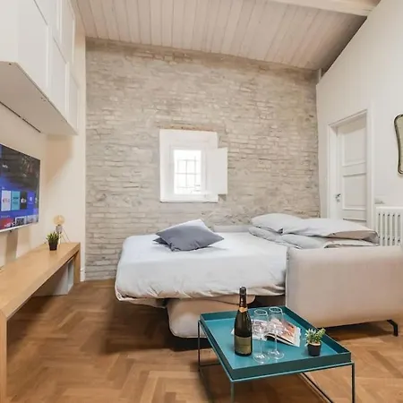 Dimora Della Stilista: Casa Nel Borgo Di شقة *