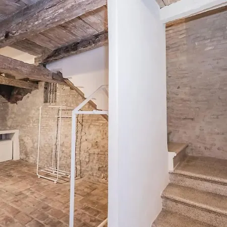 شقة Dimora Della Stilista: Casa Nel Borgo Di