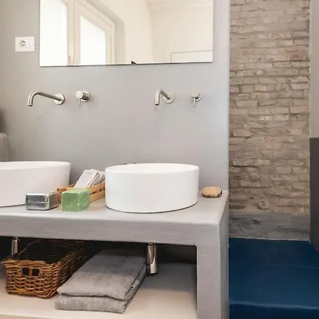 Dimora Della Stilista: Casa Nel Borgo Di شقة