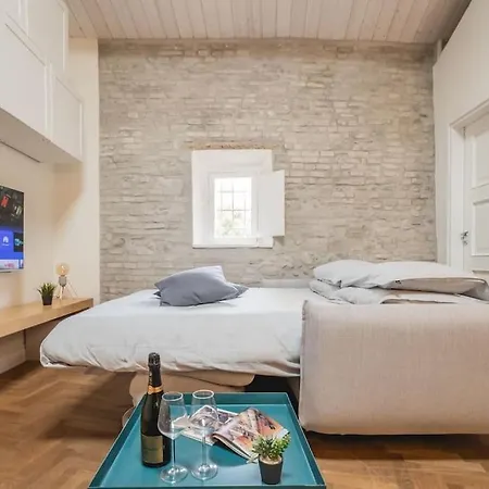 Dimora Della Stilista: Casa Nel Borgo Di * ريميني