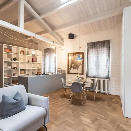 Dimora Della Stilista: Casa Nel Borgo Di شقة