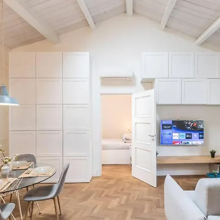 Dimora Della Stilista: Casa Nel Borgo Di ريميني