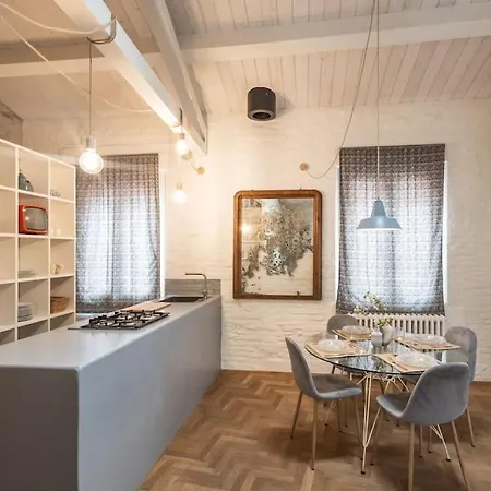Dimora Della Stilista: Casa Nel Borgo Di *
