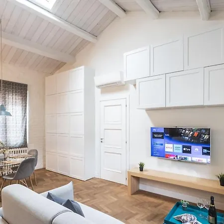 Dimora Della Stilista: Casa Nel Borgo Di Lägenhet *