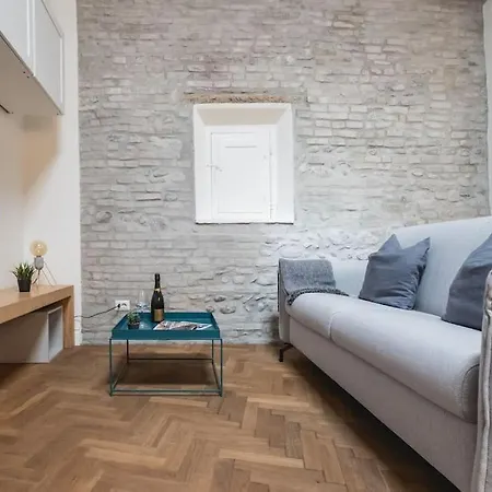 Dimora Della Stilista: Casa Nel Borgo Di Rimini